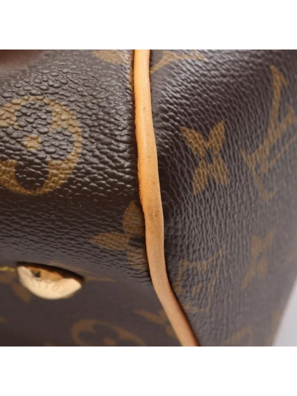 Louis Vuitton m40143 42 silhouette